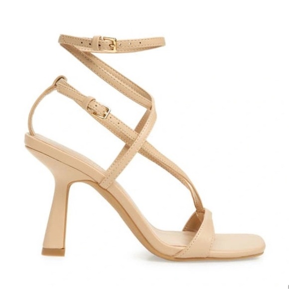 Nordstrom Open Edit Robyn Sandal in Natural - Picture 2 of 16